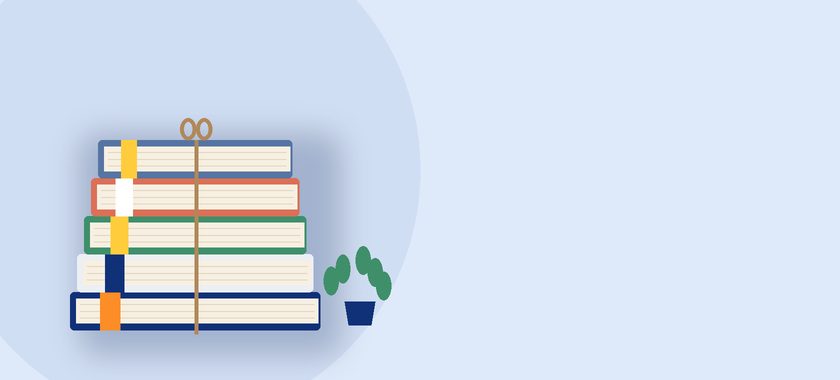 كومة كتبٍ جديدة مربوطةٌ بخيط