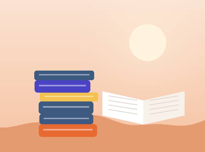 كومةُ كتبٍ وكتابٌ مفتوح