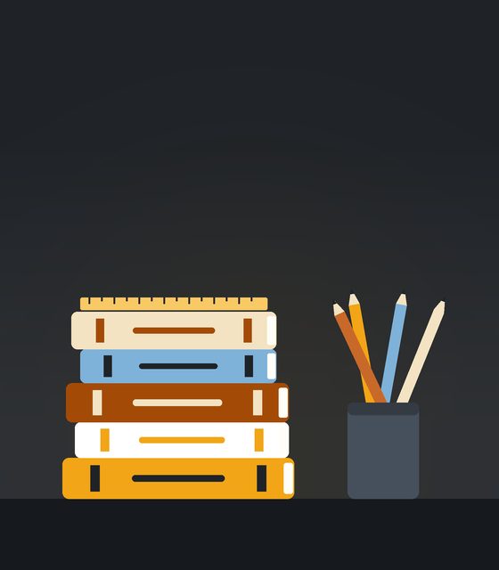 كتبٌ دراسيّة مكدّسة ومسطرة وأقلامٌ على خلفيّةٍ داكنة